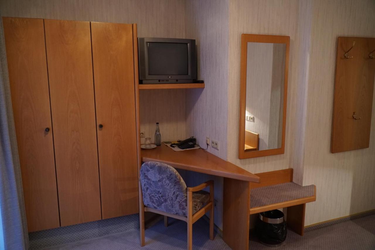 Hotel Eleon บาด ไทนาค-ซาเวลชไตน์ ภายนอก รูปภาพ