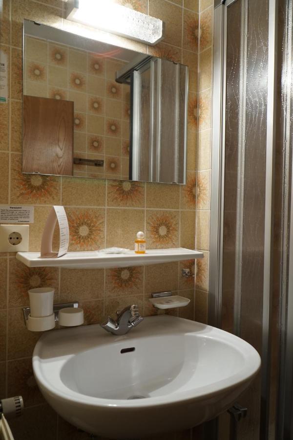 Hotel Eleon บาด ไทนาค-ซาเวลชไตน์ ภายนอก รูปภาพ