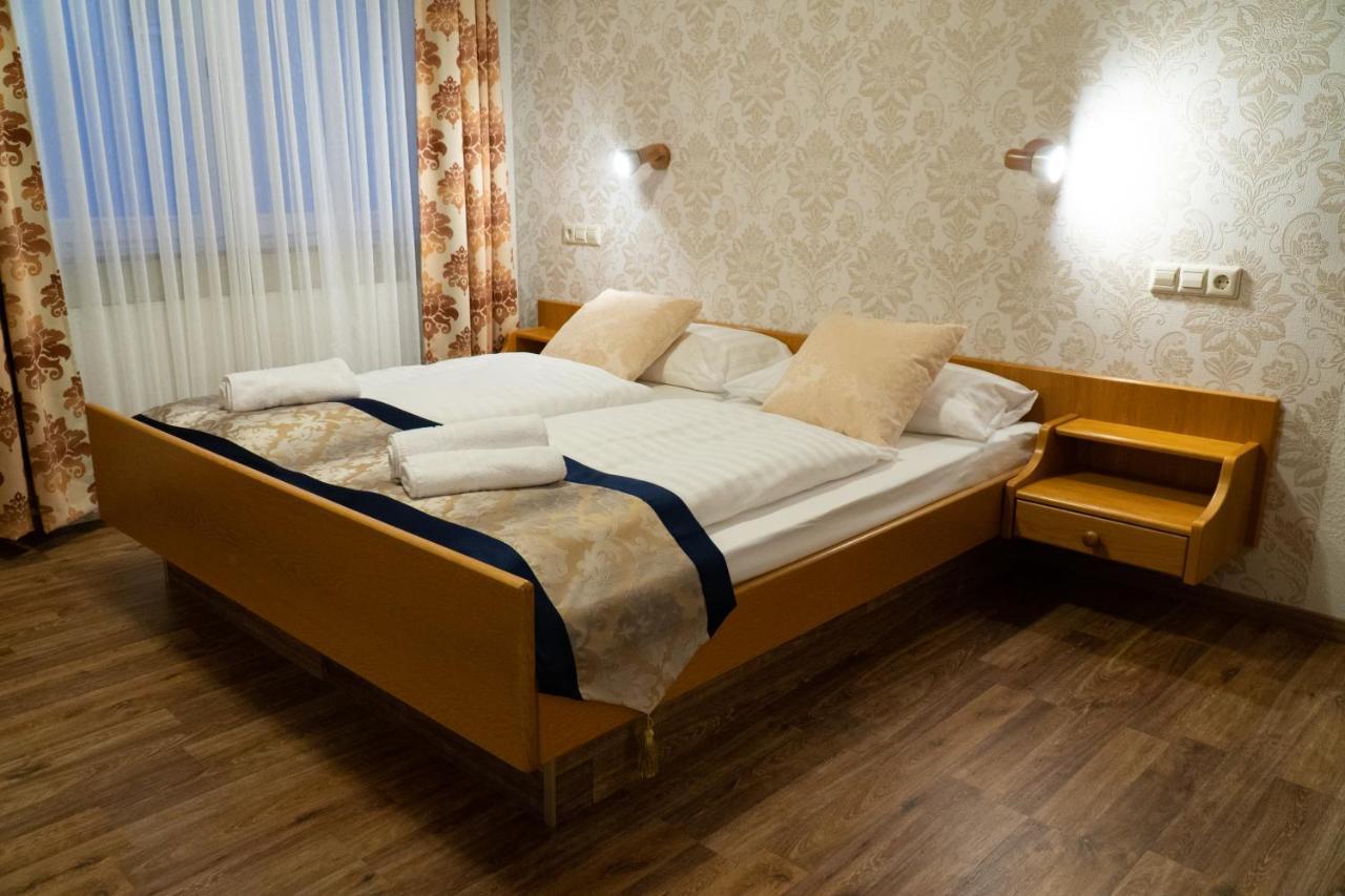 Hotel Eleon บาด ไทนาค-ซาเวลชไตน์ ภายนอก รูปภาพ