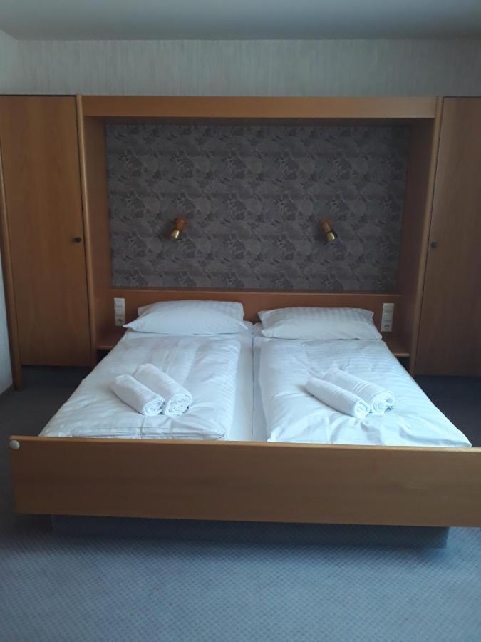 Hotel Eleon บาด ไทนาค-ซาเวลชไตน์ ภายนอก รูปภาพ